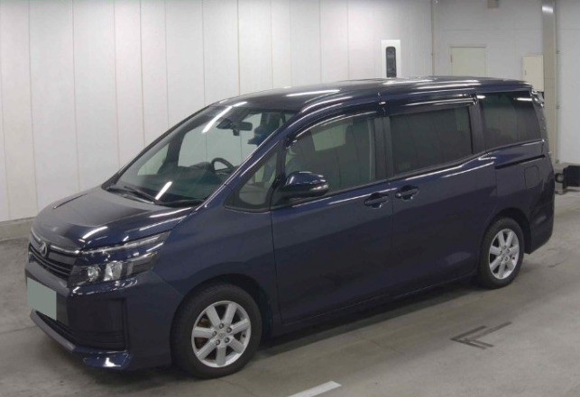 TOYOTA VOXY X
